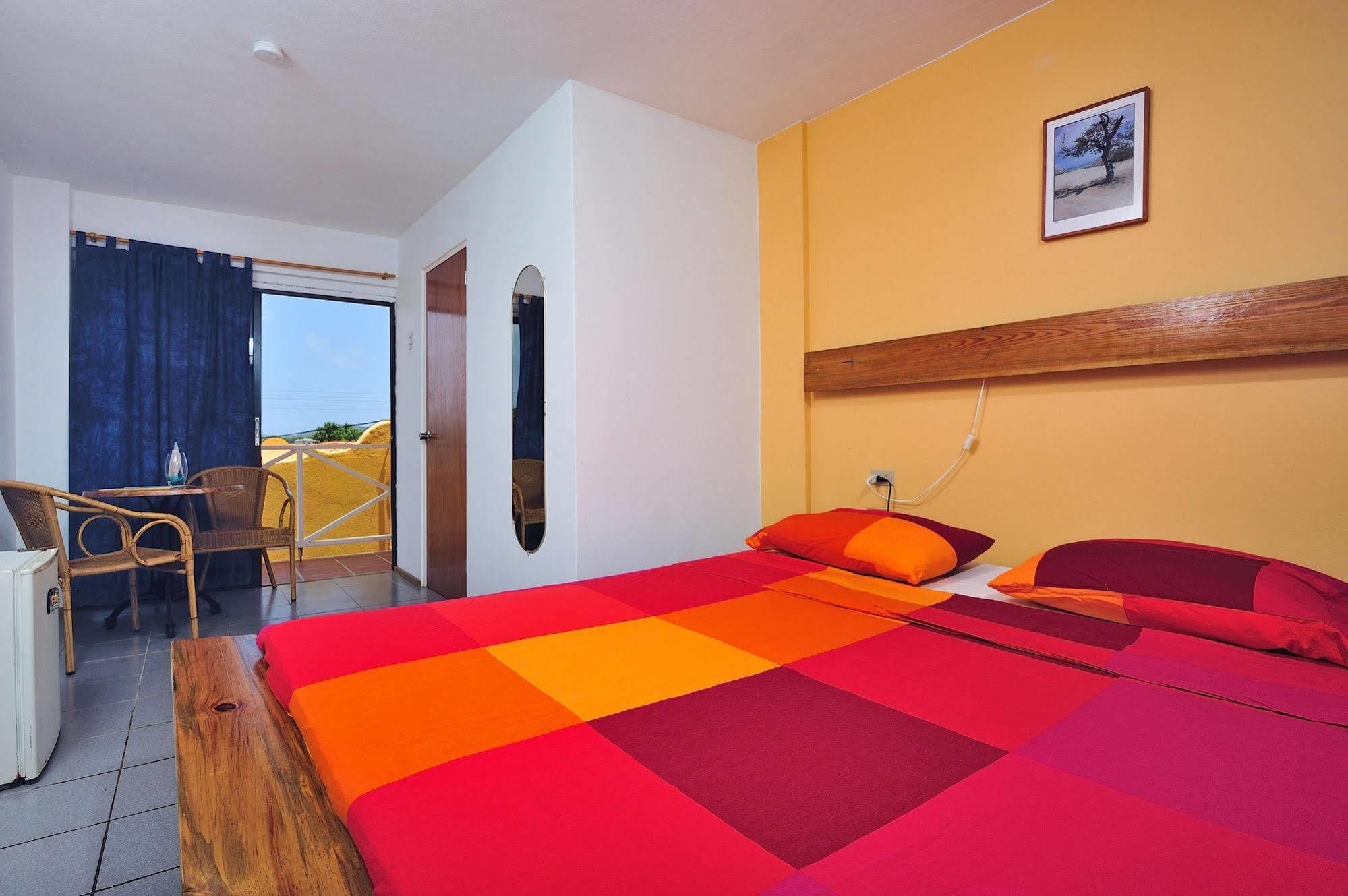 The Dive Hut - Boutique Apartments Kralendijk  Exterior photo