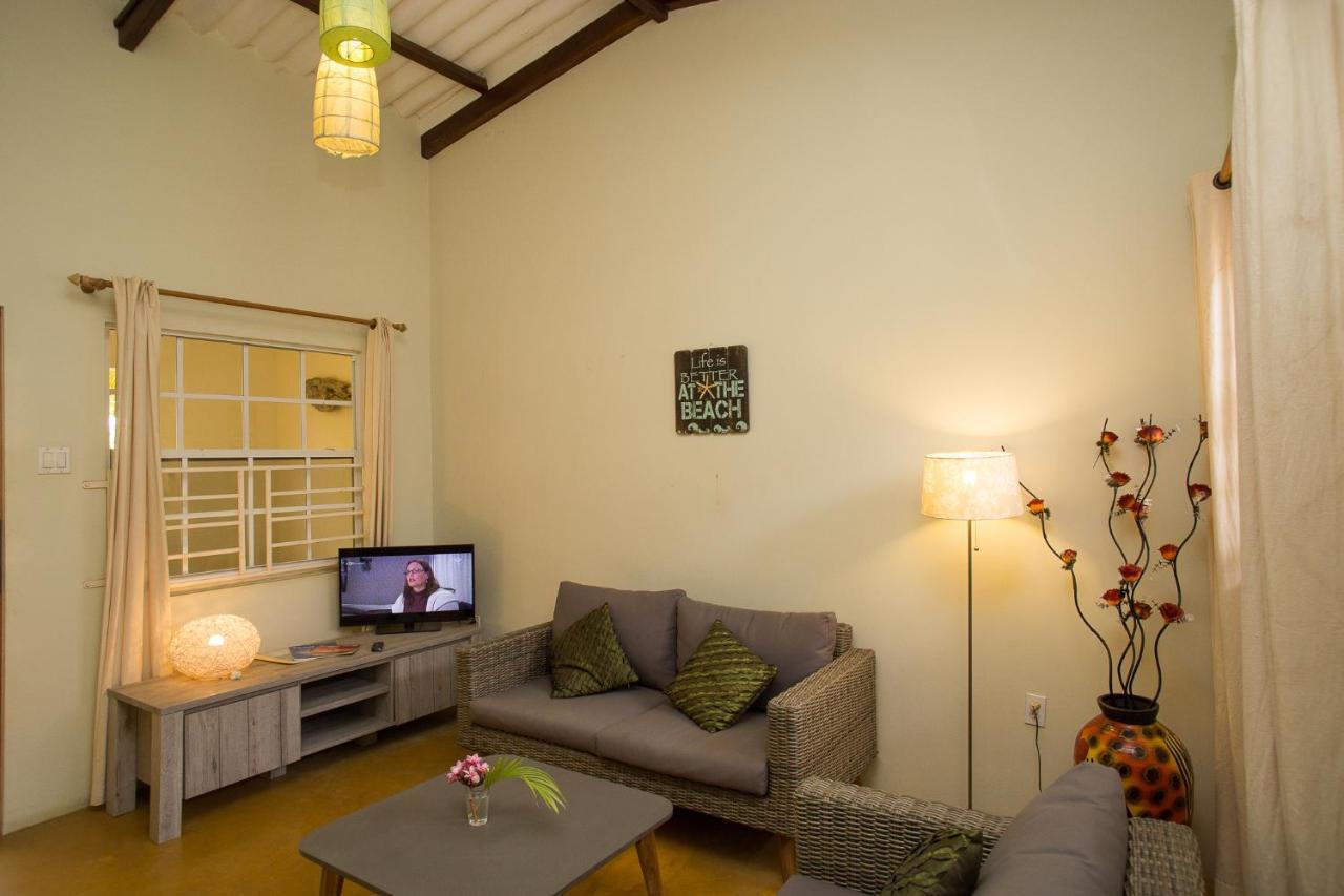 The Dive Hut - Boutique Apartments Kralendijk  Exterior photo